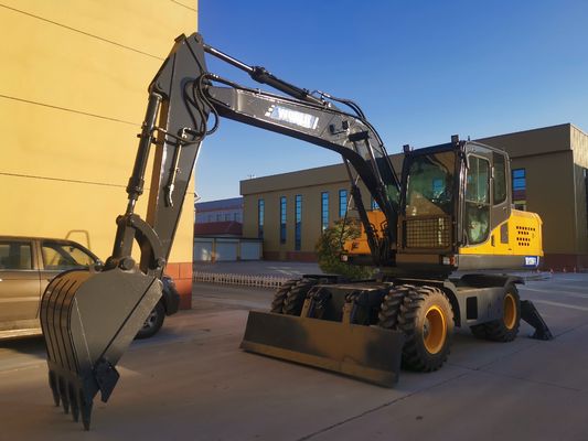 O mecânico Wheel Type Excavator de China com luta para a madeira ou a grama