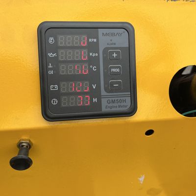 Trator agrícola da marca WEA WEA08H para plantações de óleo de palma no Peru com direção dianteira